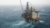 Seit 2013 hat Wintershall die Betriebsführerschaft der Offshore Plattform Brage übernommen. Wintershall hält über 50 Lizenzen in der norwegischen Nordsee, über die Hälfte davon als Betriebsführer. Das Unternehmen ist damit einer der größten Lizenznehmer in Norwegen und investiert rund die Hälfte seines weltweiten Explorationsbudgets in dieser Region.Abdruck honorarfrei. Copyright by BASF.  Since 2013 has Wintershall taken over the operatorship of the offshore platform Brage. Wintershall holds more than 50 licences in the Norwegian North Sea, about half of them as operator. The company is therefore one of the largest licence holders in Norway and invests approximately half of its global exploration budget in this region.Print free of charge. Copyright by BASF.
