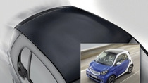 Mit dem Polyurethan-Schaumsystem ElastoflexÂ® E von BASF ist es erstmals gelungen, ein AutoauÃenbauteil in Sandwich-Wabentechnik mit Class-A-Folie in GroÃserie herzustellen. Das Dachmodul im Standardmodell des neuen smart fortwo besteht aus einer Papierwabe und zwei umschlieÃenden Glasfasermatten, die mit ElastoflexÂ® E 3532 besprÃ¼ht und mit einer durchgefÃ¤rbten Class-A-OberflÃ¤chenfolie verpresst werden. In einem einzigen Arbeitsschritt entsteht so ein Dachmodul, das um 30 Prozent leichter ist als das Seriendach des VorgÃ¤ngermodells.
Photo: Daimler/BASF 2015

With the polyurethane foam system ElastoflexÂ® E from BASF it is possible for the first time to mass-produce an exterior car part featuring a honeycomb sandwich structure with a class-A film. The roof module in the standard model of the new smart fortwo consists of a paper honeycomb and two surrounding glass fiber mats. These are sprayed with ElastoflexÂ® E 3532 and pressed together with a solid-colored class-A film. A single operation thus produces a roof module which is around 30 percent lighter than the standard roof on the previous model. 
Photo: Daimler/BASF 2015,Mit dem Polyurethan-Schaumsystem Elastoflex® E von BASF ist es erstmals gelungen, ein Autoaußenbauteil in Sandwich-Wabentechnik mit Class-A-Folie in Großserie herzustellen. Das Dachmodul im Standardmodell des neuen smart fortwo besteht aus einer Papierwabe und zwei umschließenden Glasfasermatten, die mit Elastoflex® E 3532 besprüht und mit einer durchgefärbten Class-A-Oberflächenfolie verpresst werden. In einem einzigen Arbeitsschritt entsteht so ein Dachmodul, das um 30 Prozent leichter ist als das Seriendach des Vorgängermodells.
Photo: Daimler/BASF 2015

With the polyurethane foam system Elastoflex® E from BASF it is possible for the first time to mass-produce an exterior car part featuring a honeycomb sandwich structure with a class-A film. The roof module in the standard model of the new smart fortwo consists of a paper honeycomb and two surrounding glass fiber mats. These are sprayed with Elastoflex® E 3532 and pressed together with a solid-colored class-A film. A single operation thus produces a roof module which is around 30 percent lighter than the standard roof on the previous model. 
Photo: Daimler/BASF 2015