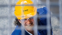 Engineer in protective workwear at the BASF Ludwigshafen production site