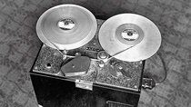 Sensation at the 1935 Berlin Radio Fair: The magnetophone developed by AEG with the new magnetic tape from Ludwigshafen. Sensation at the 1935 Berlin Radio Fair: The magnetophone developed by AEG with the new magnetic tape from Ludwigshafen.