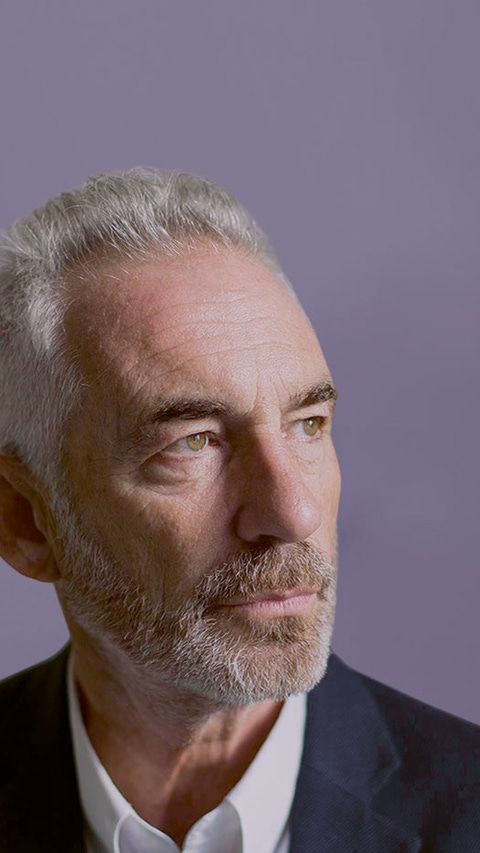 Profilaufnahme von Tim Jackson Profilaufnahme von Tim Jackson