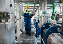 Plant tour through the new electrolysis plant.
Photo: BASF SE Plant tour through the new electrolysis plant.
Photo: BASF SE