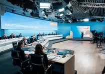 Plenum with the Board of Directors and the Supervisory Board during the Annual Meeting.
Photo: BASF SE Plenum with the Board of Directors and the Supervisory Board during the Annual Meeting.
Photo: BASF SE