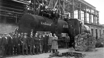 The first shipment of methanol leaves the Leuna site on September 26, 1923. The first shipment of methanol leaves the Leuna site on September 26, 1923.