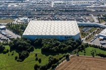 BASF’s largest logistics center is located in the northern part of the site Ludwigshafen. It handles one million pallets a year which makes it Europe’s largest logistics center for packaged chemicals. From here BASF provides products around the clock to customers all over the world.Around 45,000 consignments are handled by the logistics center per year. This is done by using modern technology such as the electric monorail conveyor with 96 carriages, which connects the dispatch center directly to the high-rack warehouse. With a total area of 120,000 square meters the warehouse has a size that is equivalent to twenty football pitches. The high-rack warehouse is 25 meters high and is able to accommodate 126,000 pallets on eleven levels.