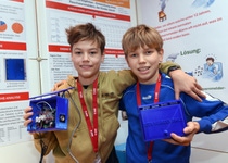 Landessieger Arbeitswelt: Jonathan Kammerlander (links) und Leopold Kammerlander (rechts): Alarm mit Köpfchen – Entwicklung eines Rauchwarnmelders, der Kinder weckt (Max-von-Laue-Gymnasium, Koblenz)
Photo: BASF