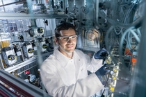 Climate protection is a central component of the BASF strategy. For many years, the company has been continuously reducing its CO2 emissions. For further significant reduction innovative processes, such as the synthesis gas direct conversion for the synthesis of olefins, our research is developing. Olefins are intermediate substances, for the production of cleaning materials, aroma chemicals or superabsorbents. New process technologies and catalysts can reduce the carbon footprint of olefin production by up to 50 percent.Chemical laboratory technician Oliver Secosan controls the new plant for synthesis gas direct conversion.  