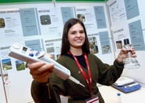 Landessiegerin Biologie: Maya Sharma: Reduzierung mikrobiologischer Oberflächengewässerbelastungen zur Trinkwassergewinnung (Max-Planck-Gymnasium, Trier)
Photo: BASF